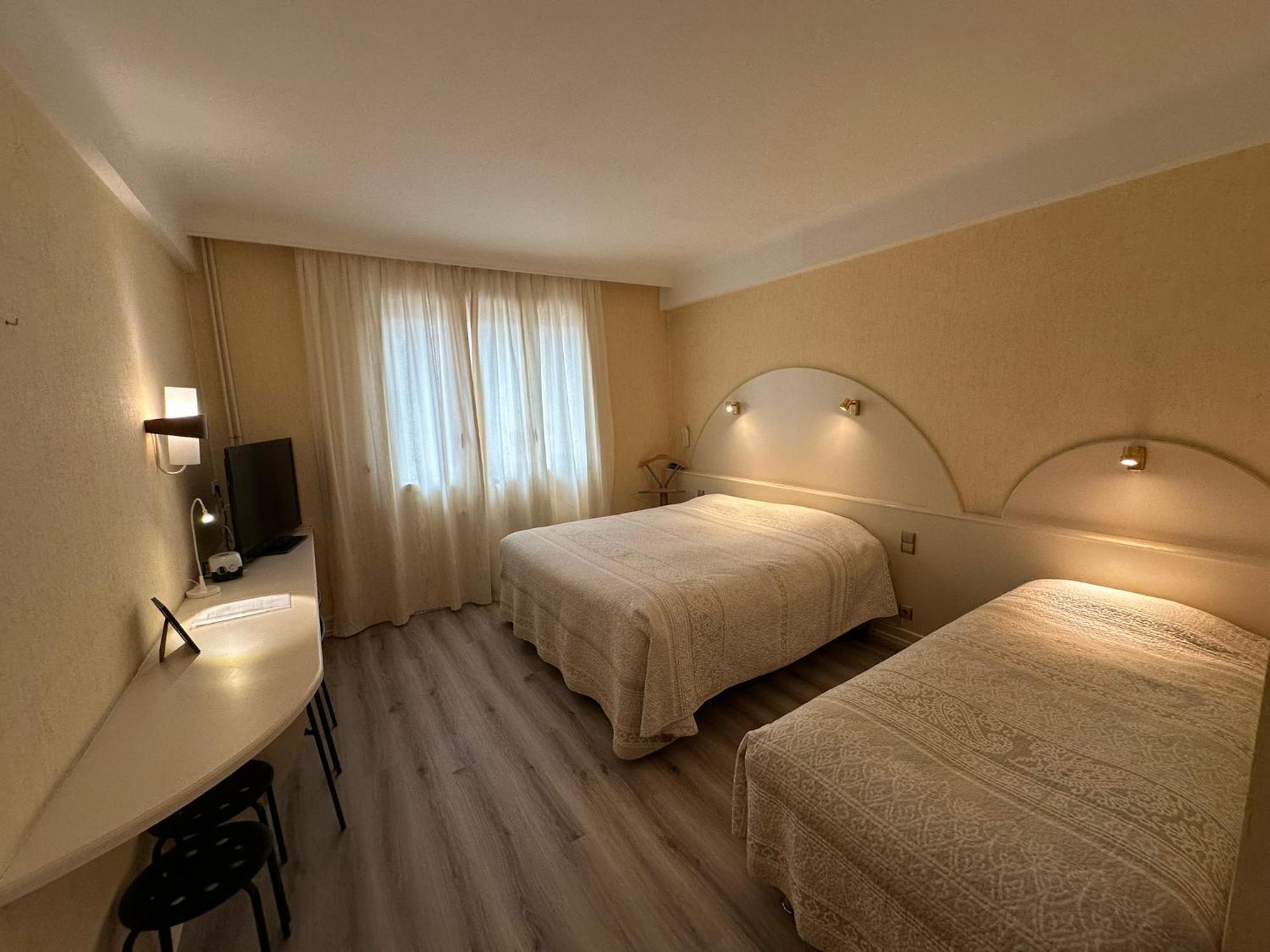Hotel Chiffre Albi Cameră foto